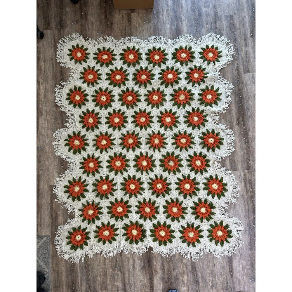 Vintage Handmade Crochet Blanket Poinsettia Flower Red White 3D Fringe